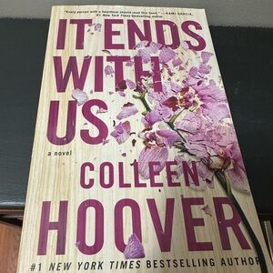 Colleen Hoover it ends with us book EUC contemporary romance/suspenseful element